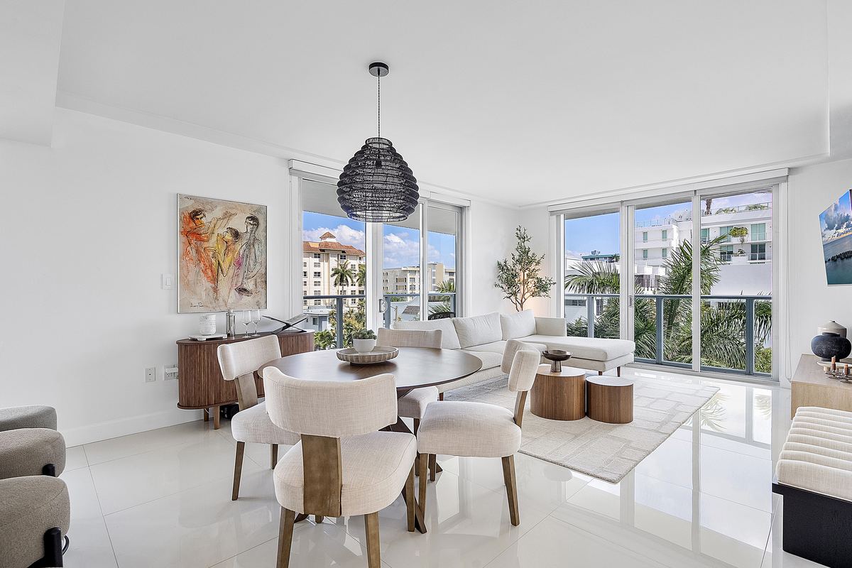 Living and dining room at One By Tross